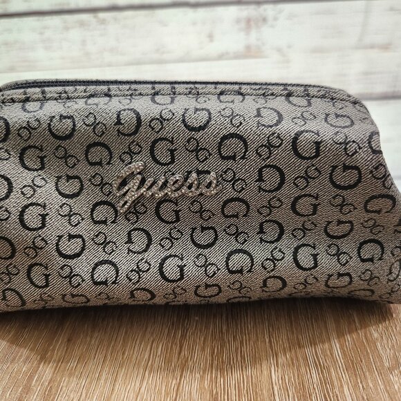 Guess Comestic Bag - Like New - Picture 1 of 6